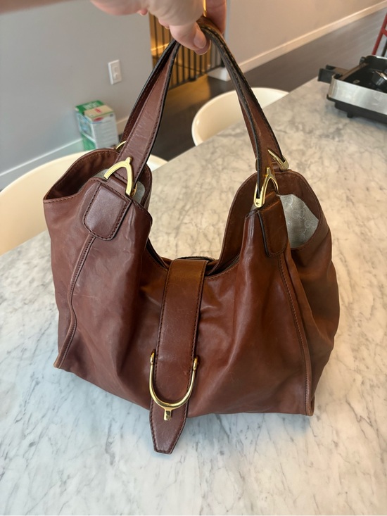 Gucci Handbags - Vintage Gucci Leather Shoulder Bag – Medium Soft Stirrup (Early 2000s)